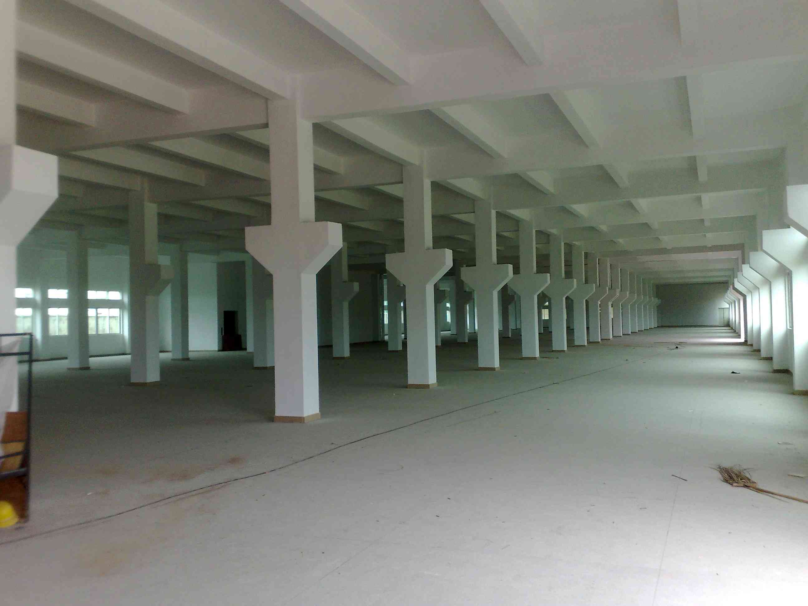 东莞横沥镇独院厂房分租一楼2000平方
