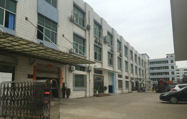 东莞横沥原房东分租一楼标准厂房700平方出租，带牛角