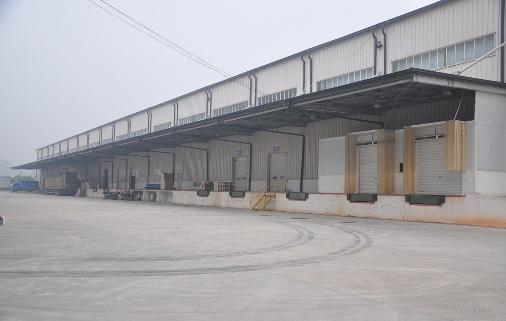 茶山厂房，茶山现成单一层厂房5000平方出租，可作为仓库，带卸货平台