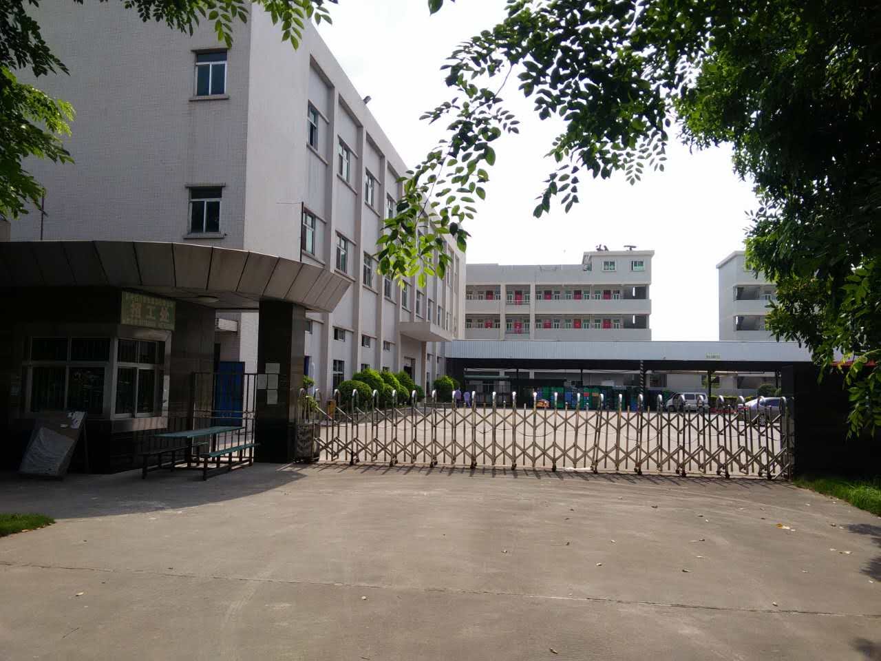 东莞横沥独院标准厂房2600平方出租带地坪漆