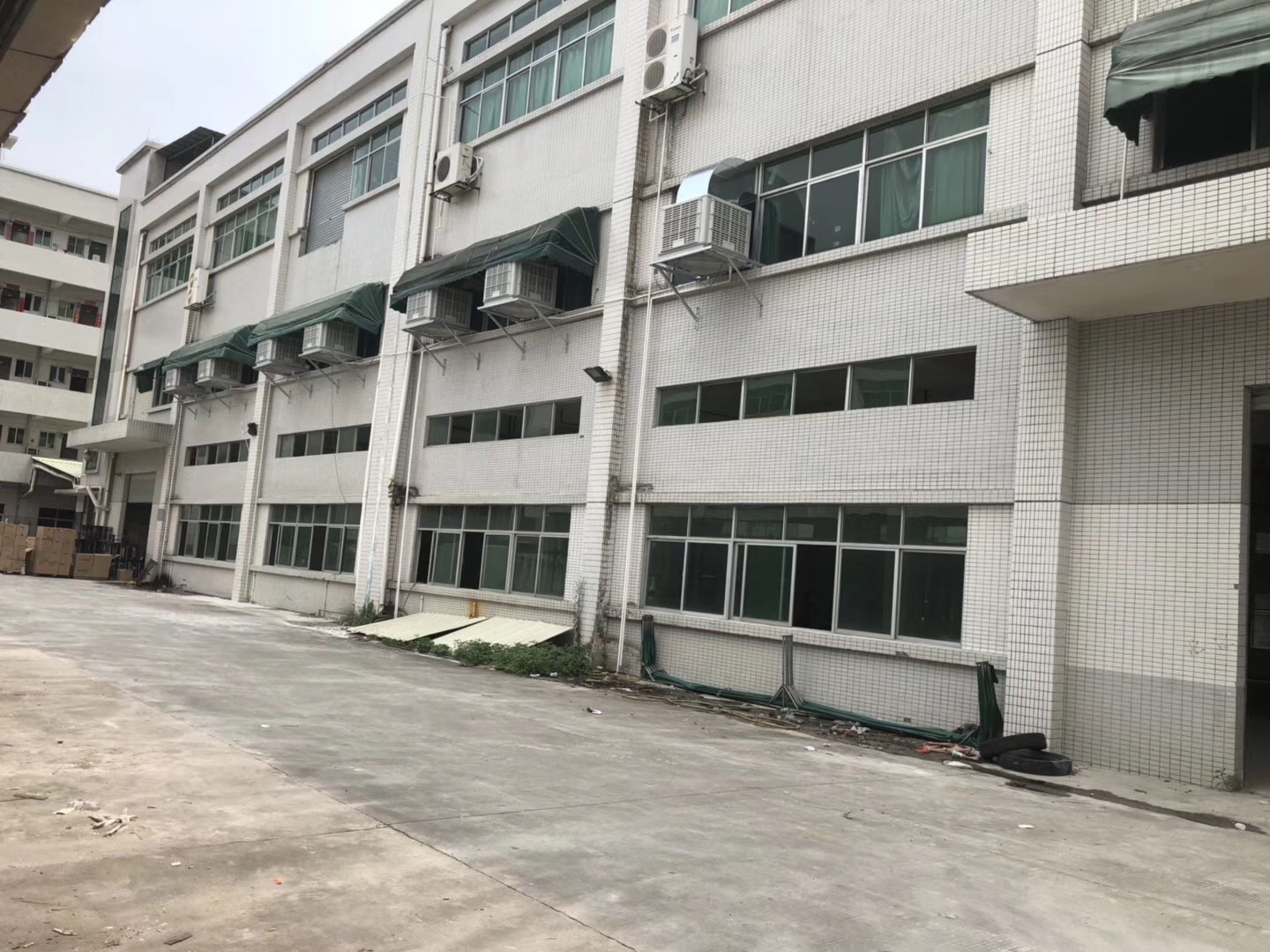 东莞石排新出独院标准厂房4500平方喷油厂房出租带现成环评