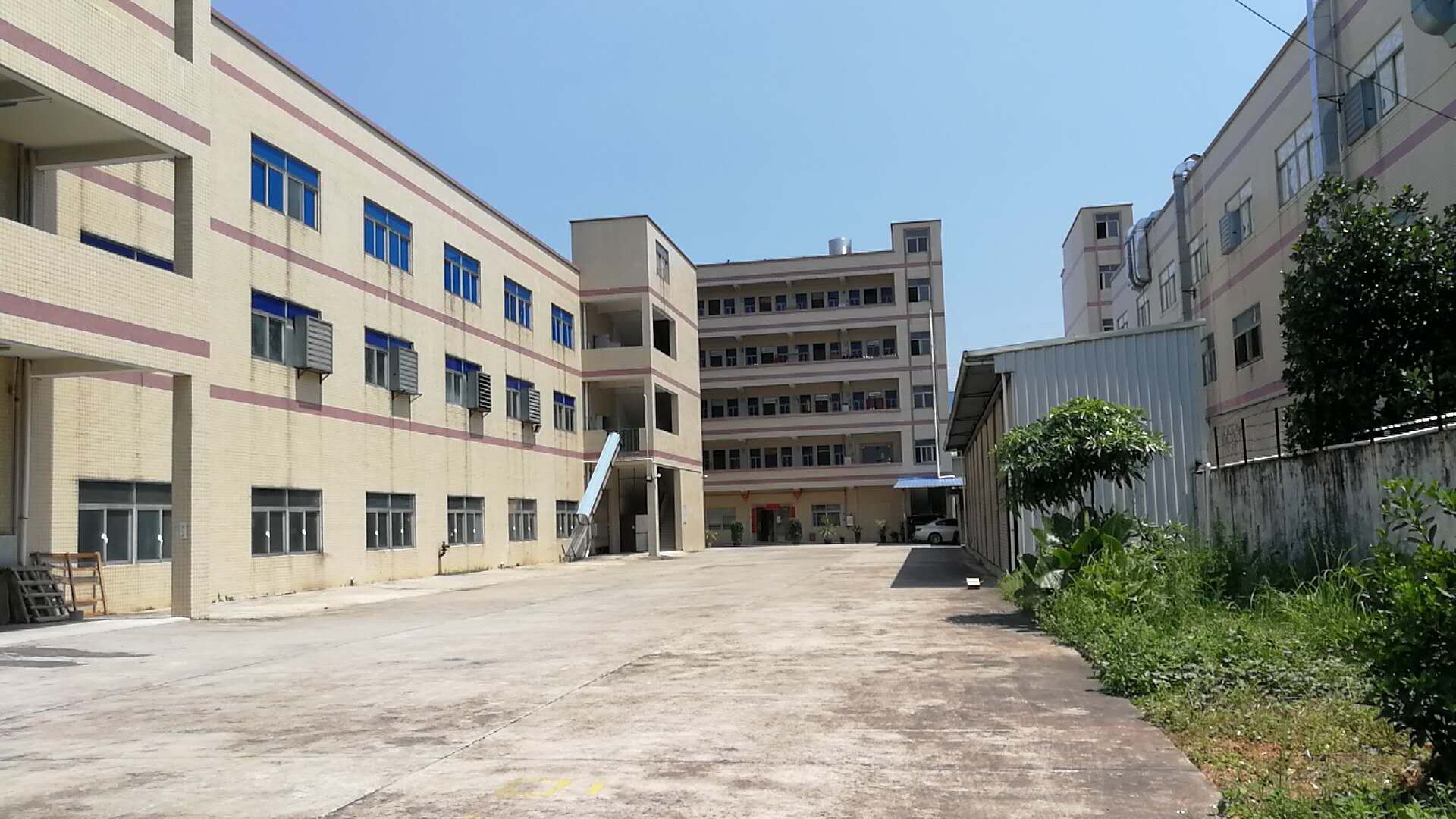 东莞桥头新出原房东独院标准厂房2700平方厂房出租带航车
